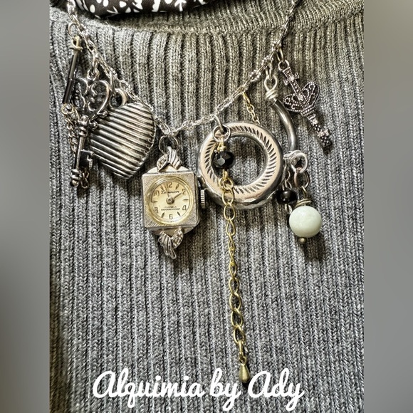 SILVER STATEMENT WESTERN BANDANNA NECKLACE CHARMS - Picture 2 of 3